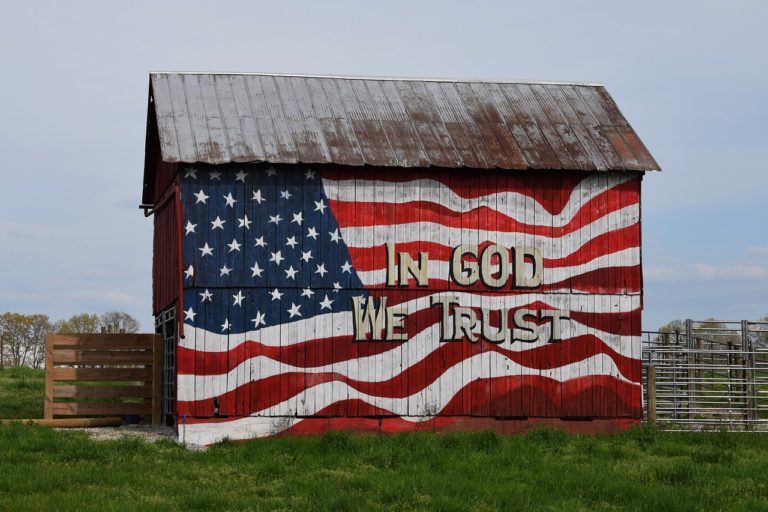 in god we trust barn, barn, tennessee-5188936.jpg